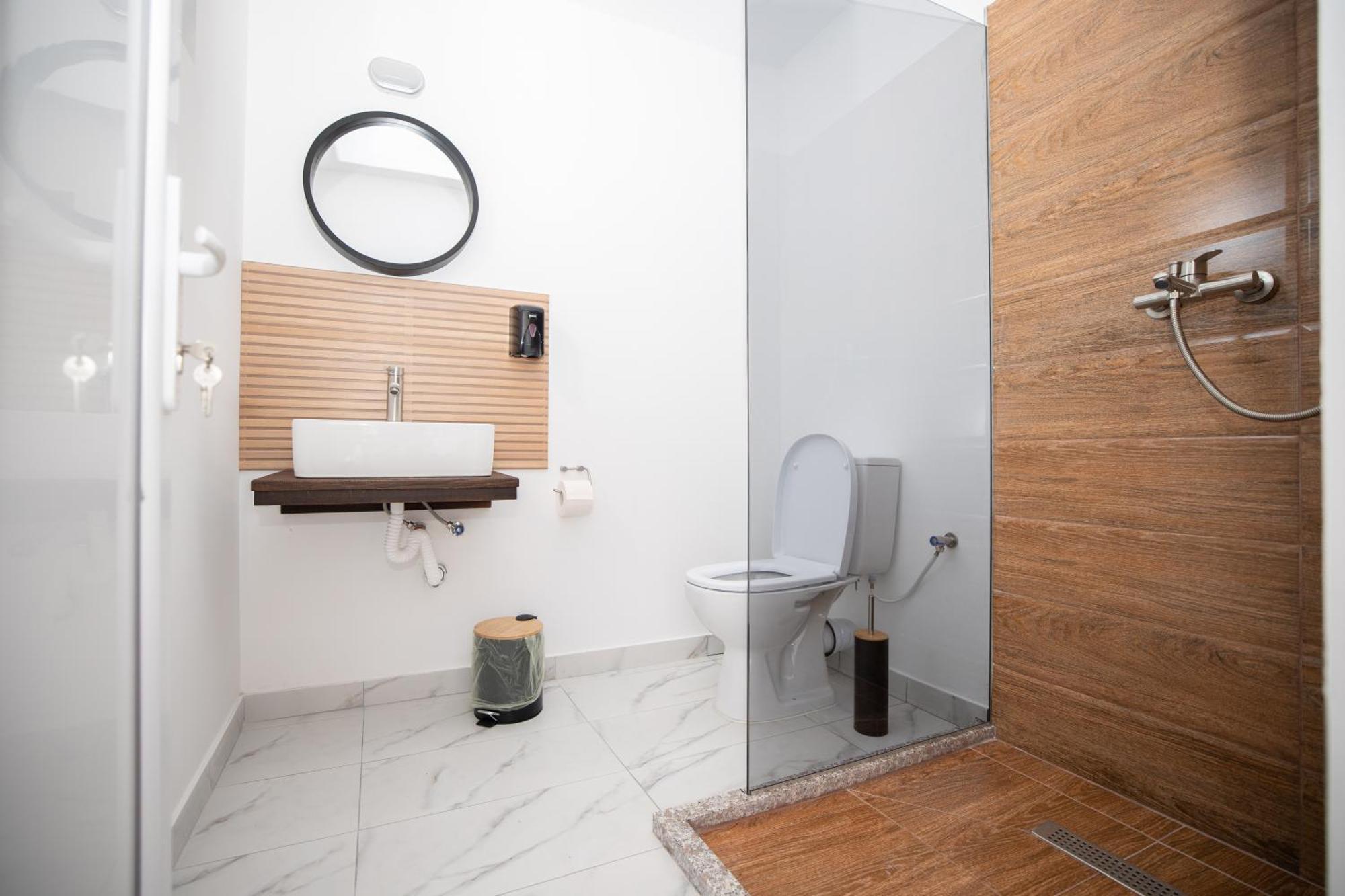 Rem Garden Hotel Novaci-Straini Bagian luar foto
